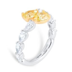 Bague diamant taille poire jaune et blanc 18 carats
